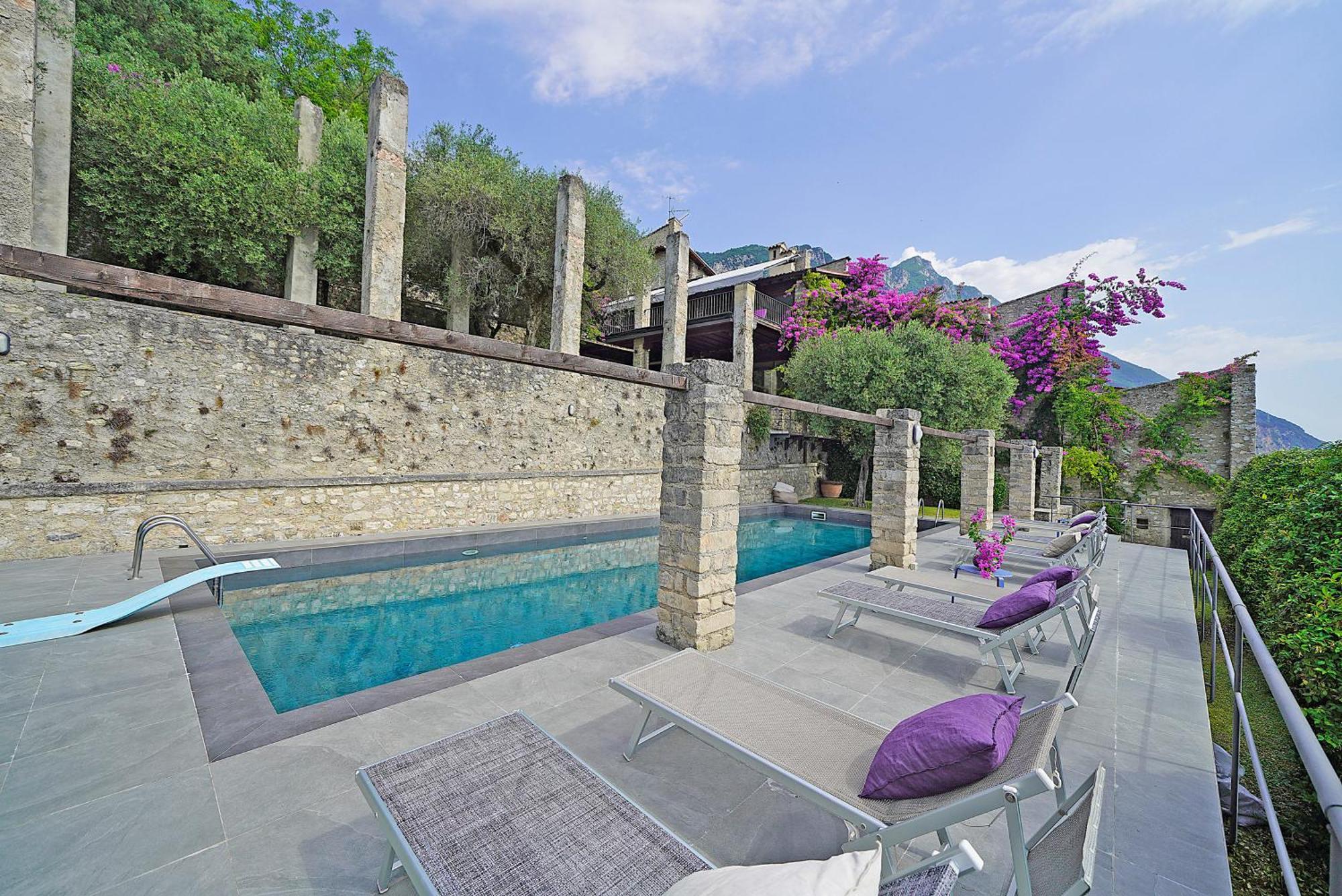 Villa Rachele: Stunning Luxury Villa In Centre Gargnano With Private Pool And Breathtaking Views エクステリア 写真