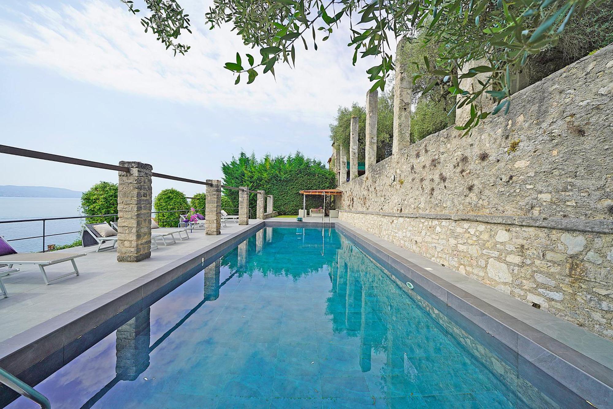 Villa Rachele: Stunning Luxury Villa In Centre Gargnano With Private Pool And Breathtaking Views エクステリア 写真