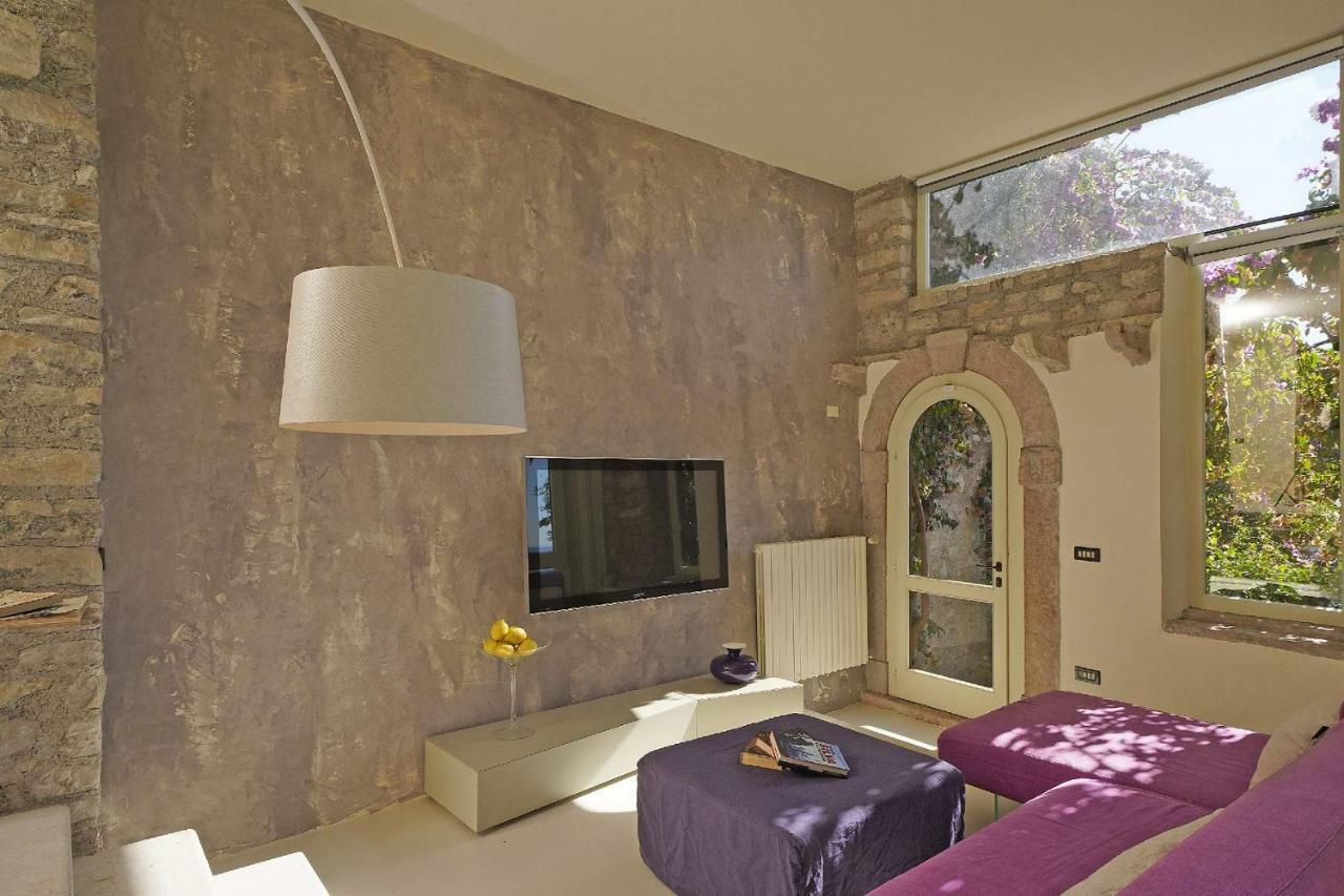 Villa Rachele: Stunning Luxury Villa In Centre Gargnano With Private Pool And Breathtaking Views エクステリア 写真